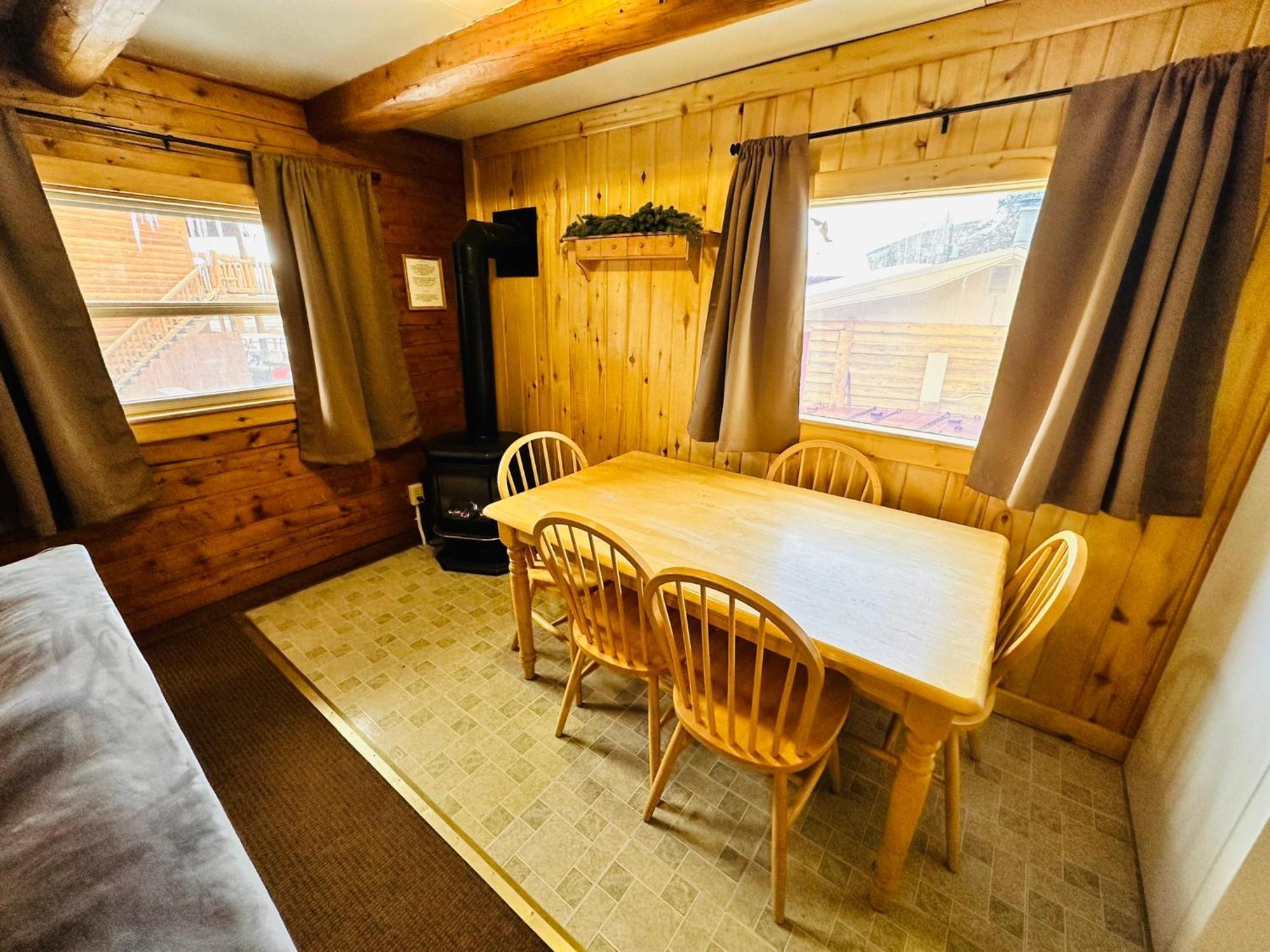 Ute Bluff Lodge, And Rv Park * South Fork